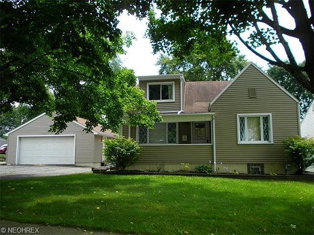 1st image of 255 E Friend St