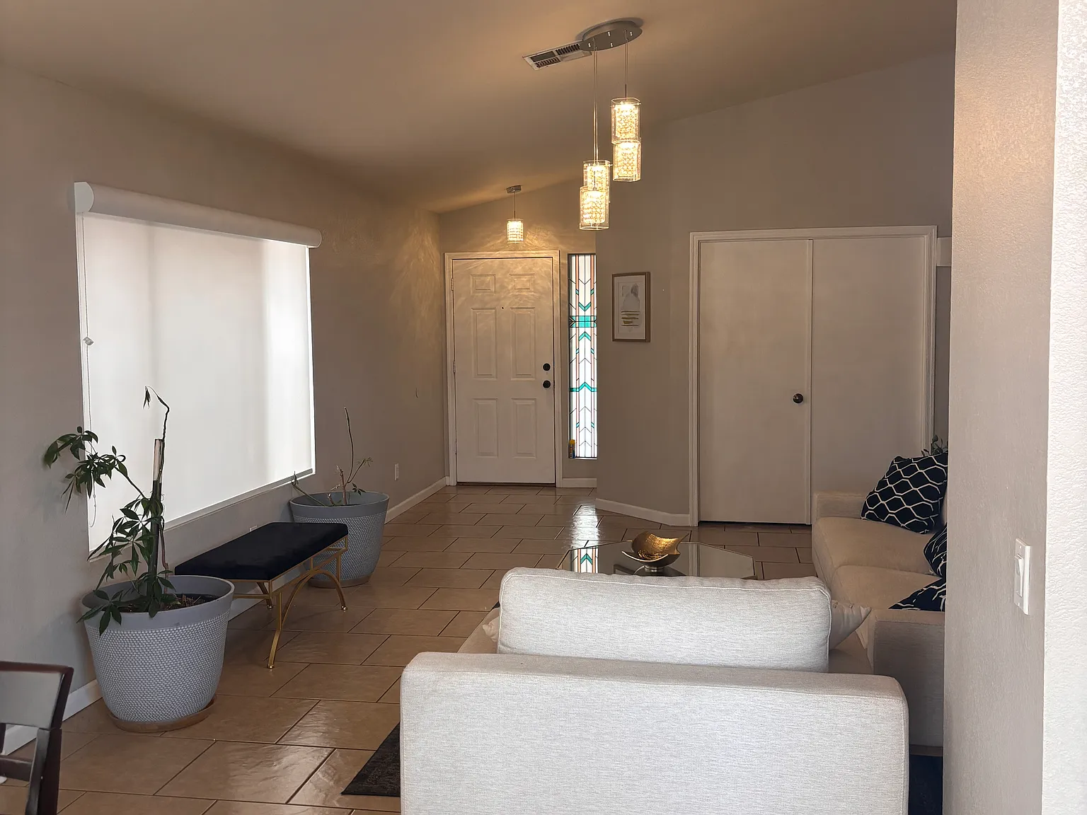 3 bed, 1350 sqft, $2,450 — Photo 2