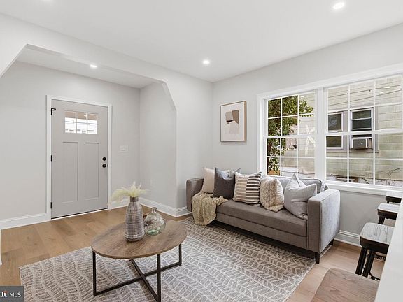 5th image of 4019 Ridgecroft Rd