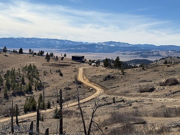 2nd image of 83 Nursery Creek Rd