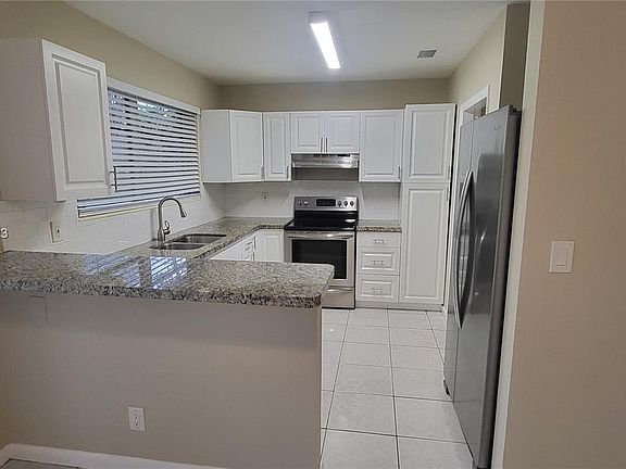 3rd image of 5025 SW 90th Ter