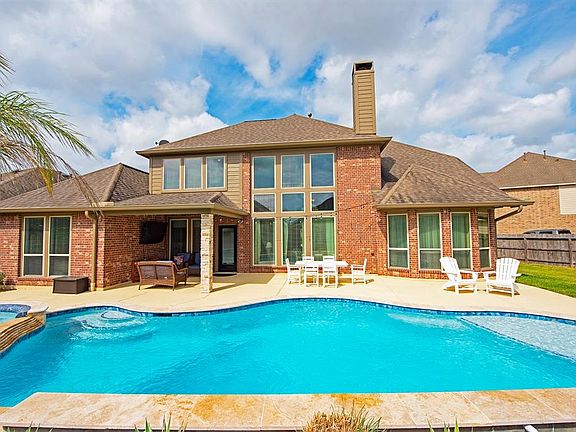 2nd image of 723 Somerset Landing Ln