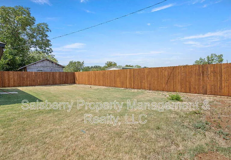 338 S 3rd St — Photo 28