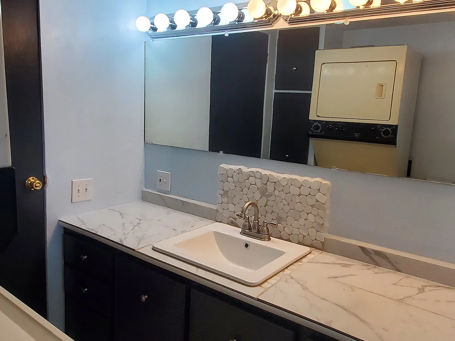 3 bed, 750 sqft, $1,295 — Photo 3