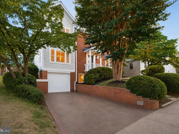 974 N Quintana St, Arlington, VA 22205