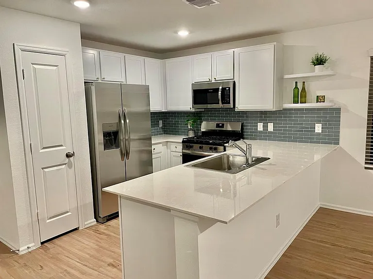 21722 Piscinola Ln — Photo 6