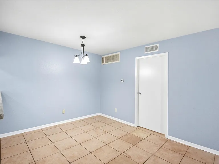8918 Bissonnet St #112 — Photo 11