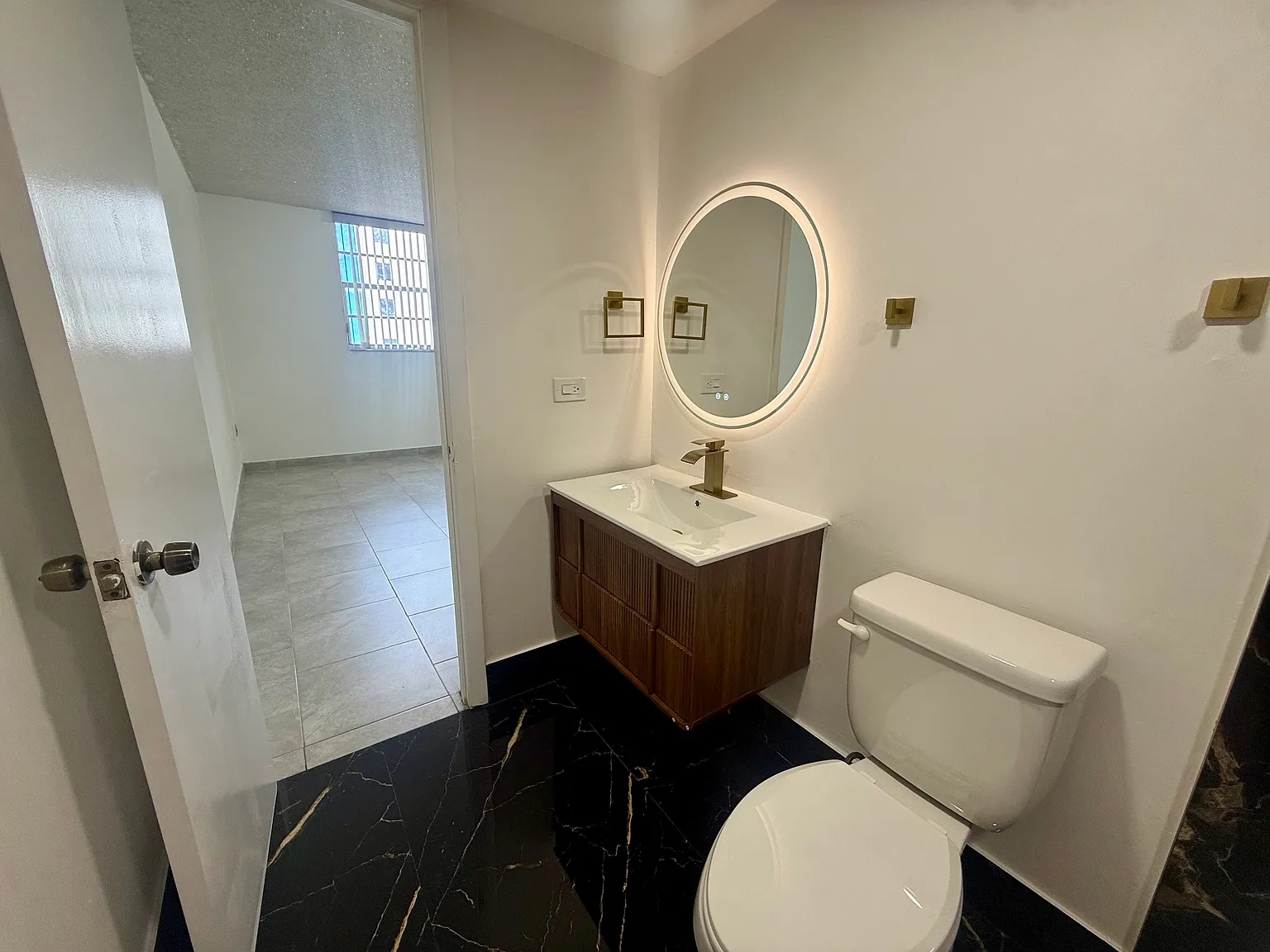 2 bed, 1037 sqft, $2,500 — Photo 4