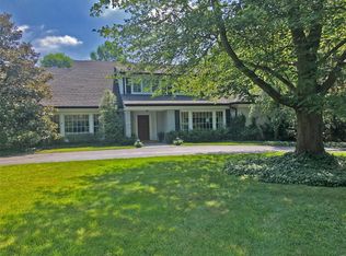 18 S McKnight Rd, Saint Louis, MO 63124