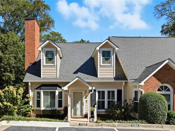 1052 Sasha Ln, Roswell, GA 30075