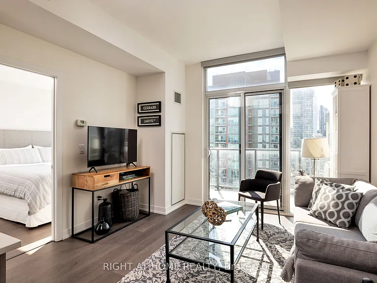 105 George St E #1912 — Photo 11