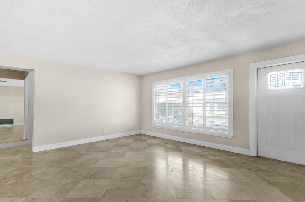 110 NW 24th Court, photo 7