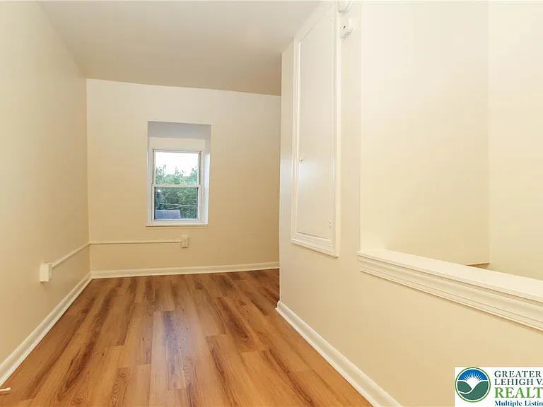 109 W Saint Joseph St — Photo 13