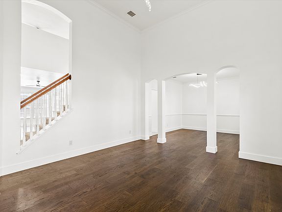 3rd image of 3309 Grantham Dr