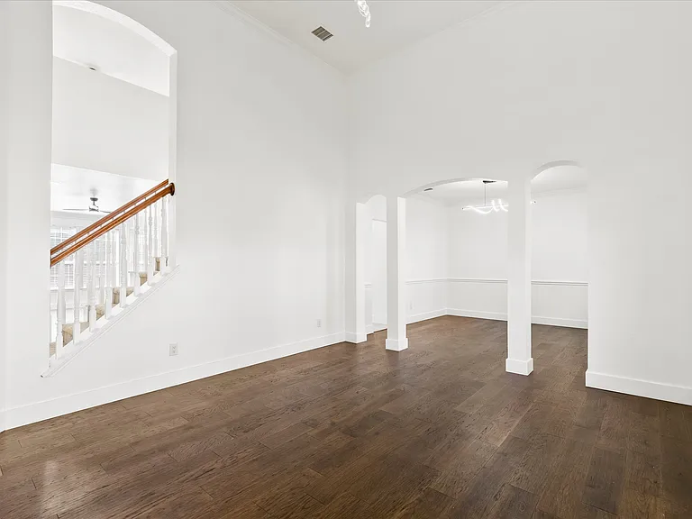 3309 Grantham Dr — Photo 3