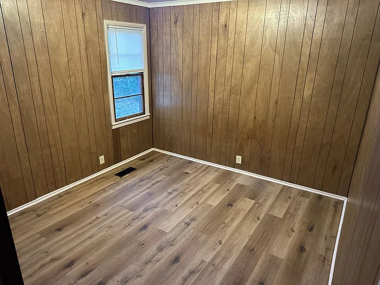 1421 W Huntsville Ave — Photo 8