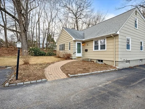 52 Wyoming Dr, Holden, MA 01520