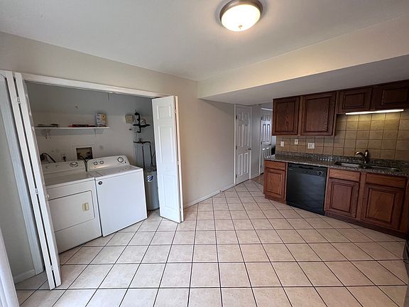 5th image of 1227 Marywood Ct
