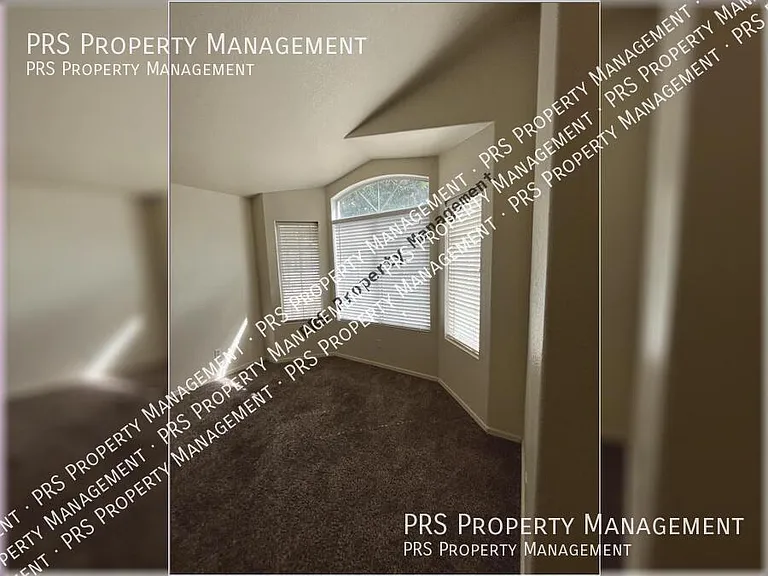 818 W Silver Creek Rd — Photo 3
