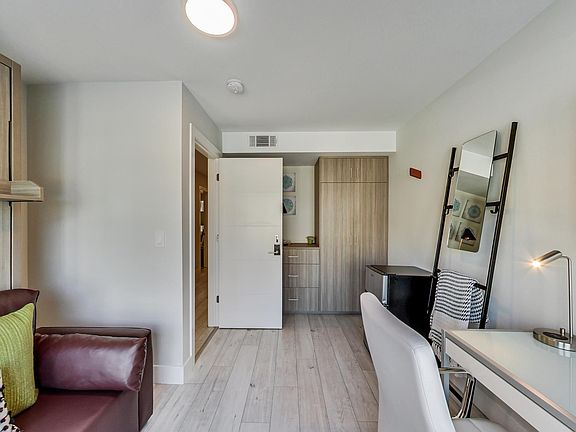 2nd image of 1454 S Van Ness Ave #7
