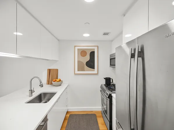 1113 York Avenue image 5 of 16