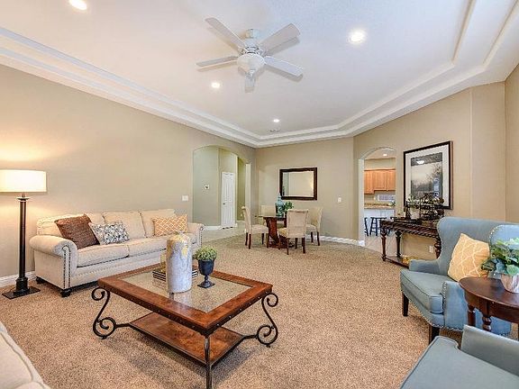 4th image of 8325 Leatherleaf Ct