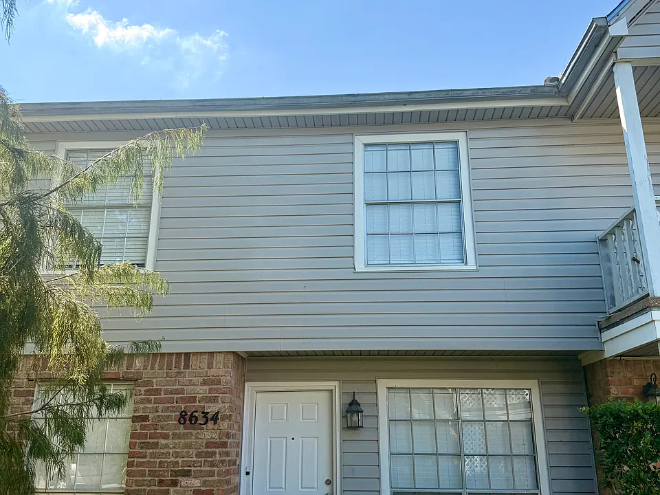 8634 Glenmeadow Dr