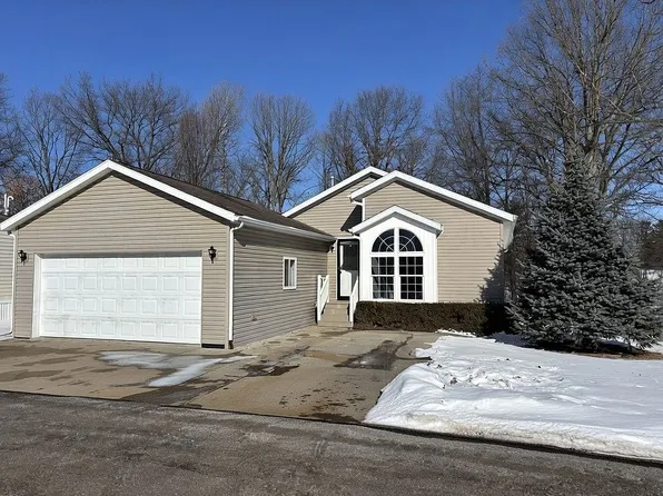 3700 Peach Blossom Ln, Midland, MI 48642