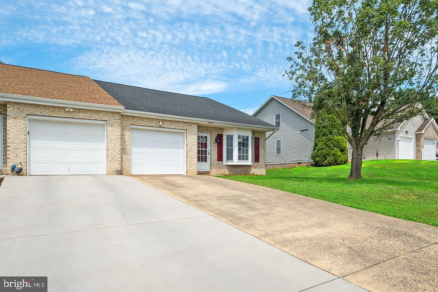 3 bed, 3.0 bath, 1577 sqft, $1,900 — Photo 3