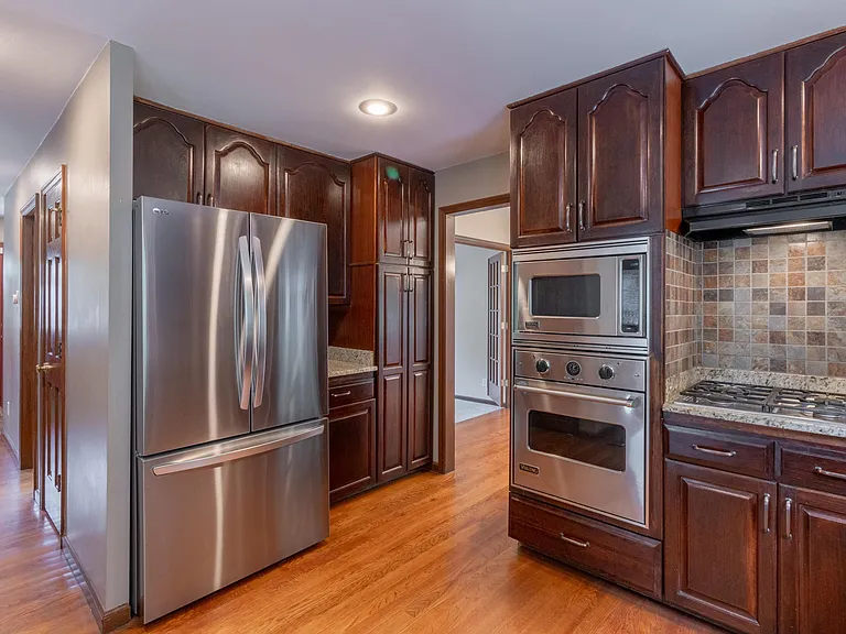 902 S Rainier Ct — Photo 9