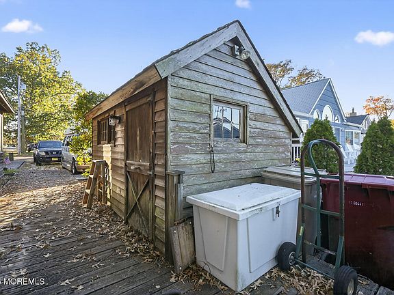 3rd image of 111 Lawshe Drive
