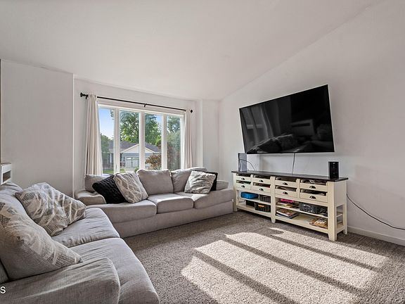 4th image of 3611 Woodbend Dr SE