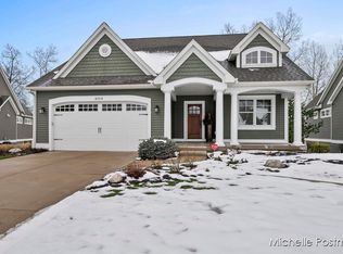 4124 E Gables Ct NE, Grand Rapids, MI 49525