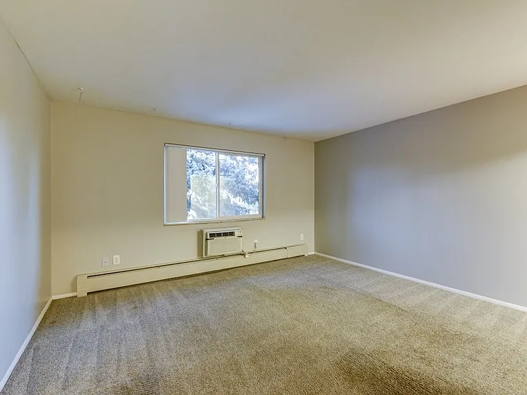 Red Brick Apartments — Photo 14
