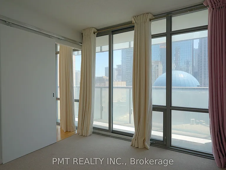 38 Grenville St #1607 — Photo 16