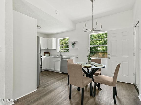 5th image of 1080 CRESTDALE Street