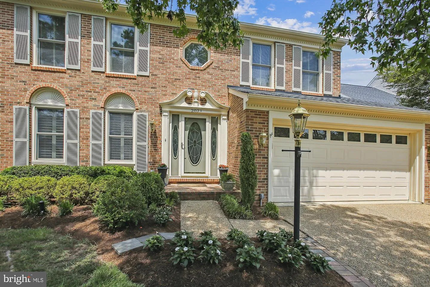 5 bed, 3500 sqft, $5,100 — Photo 1