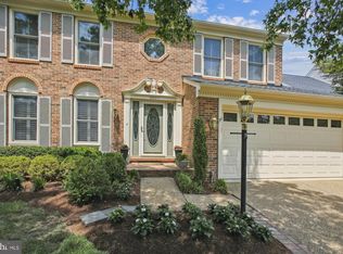 2071 Madrillon Rd, Vienna, VA 22182
