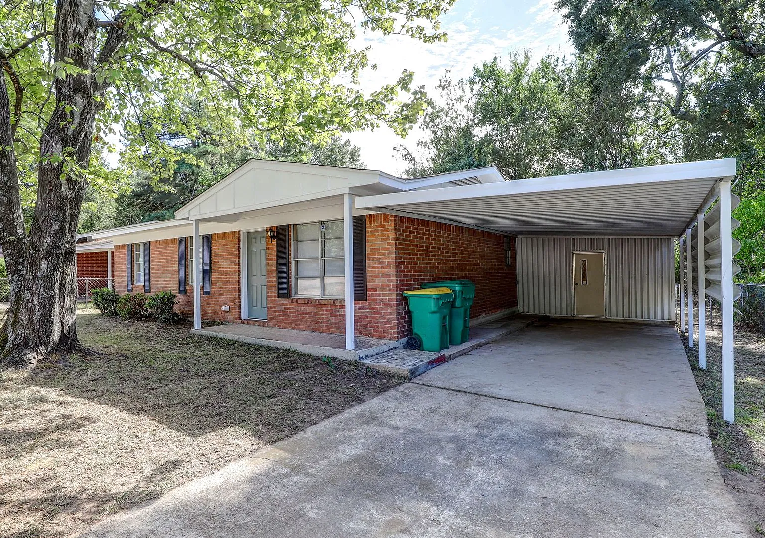 3 Bedroom 1 Bathroom House for Rent in TISD! — Photo 1