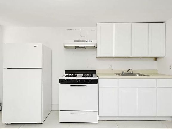 2nd image of 210 Spencer St #1F