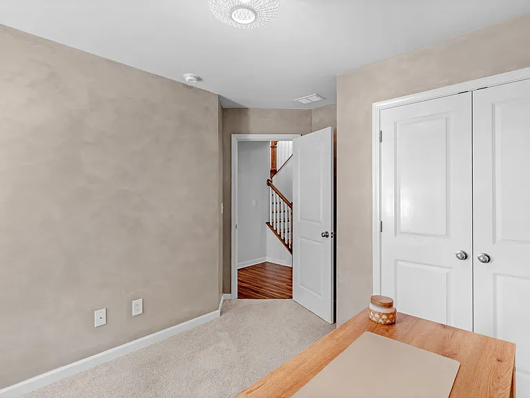 2211 Statesville Ave — Photo 20