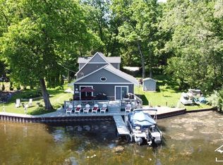 11761 Westshore Dr, Pinckney, MI