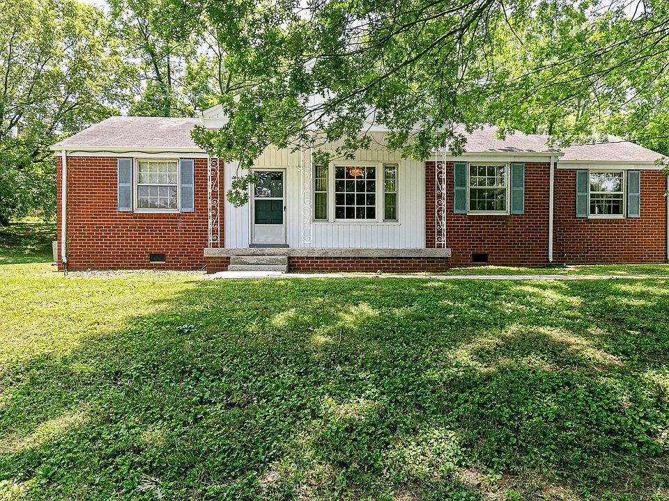 1st image of 4824 Lynn Dr