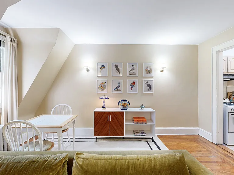 291 Burns St #2 — Photo 9