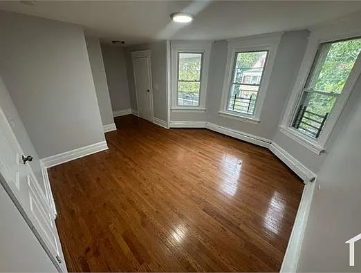 75 N 15th St #2 — Photo 3