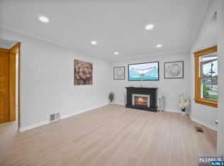 22 Spring Hill Rd, Clifton, NJ 07013