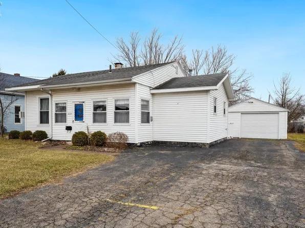 224 Cedar St, Pt Clinton, OH 43452