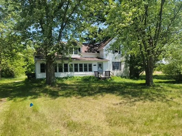 3320 N Sturgeon Rd, Midland, MI 48642