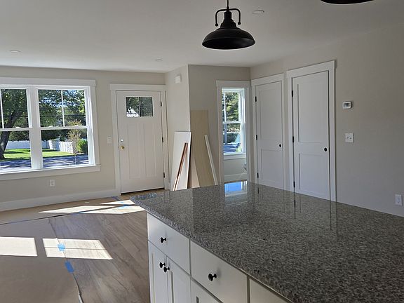 5th image of 100 Kingstown Rd #B
