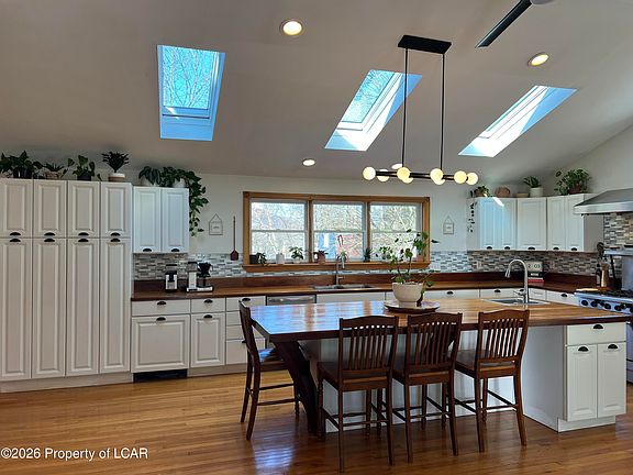 5th image of 832 Mooretown Rd